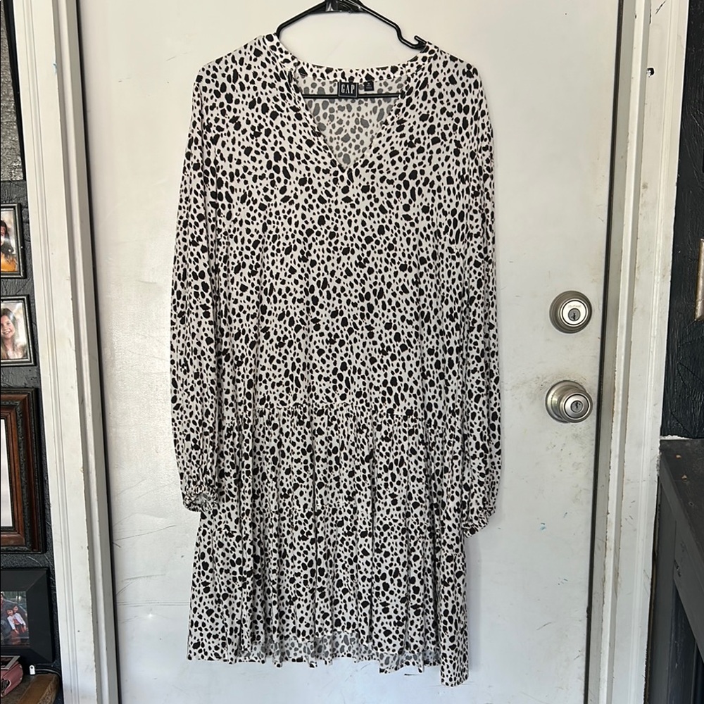 GAP Black and White Pleated Sundress with Bishop Sleeves